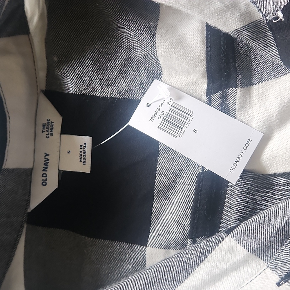 Old Navy size small, Buffalo Check - Picture 2 of 3